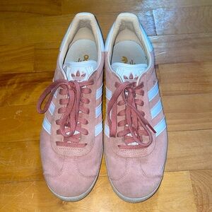 Dusty Pink Adidas Gazelle, size 9 Women’s